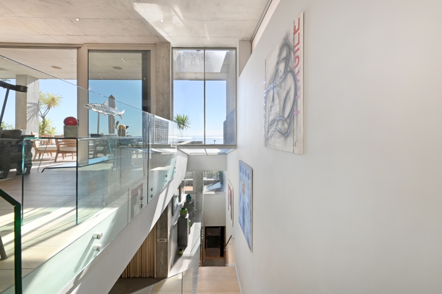 To Let 4 Bedroom Property for Rent in Green Point Western Cape